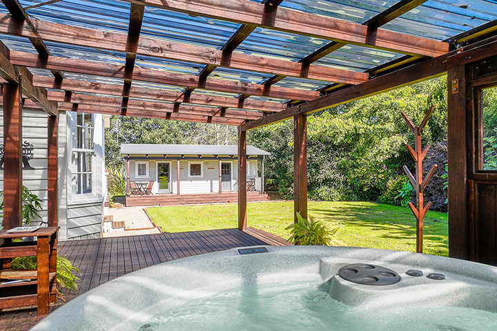 Rural Naturist B&B Spas and Cottage